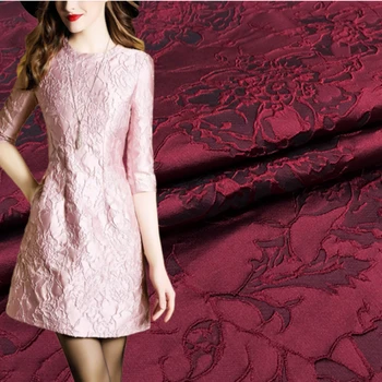 Розовая жаккардовая ткань, сплошной цвет, темный узор, высококачественная модельная одежда, Парчовая ткань для пошива по мерке